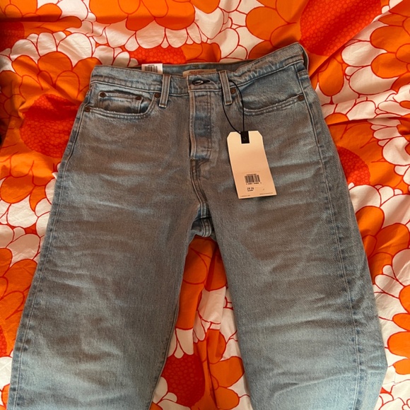 NWT Women’s Levi’s Wedgie Straight Jeans - Size 29 - Picture 2 of 5